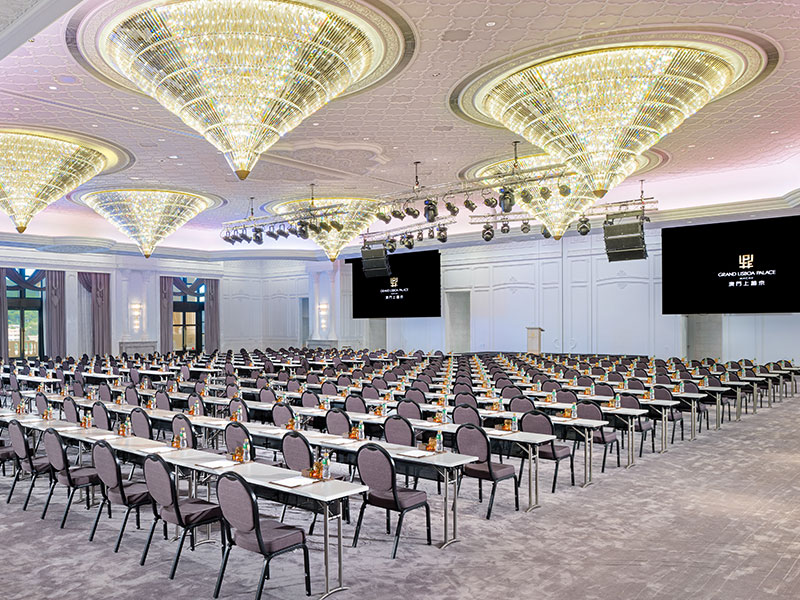 A formal and luxury hotel conference room tha offered by Grand Lisboa Palace Resort Macau. 