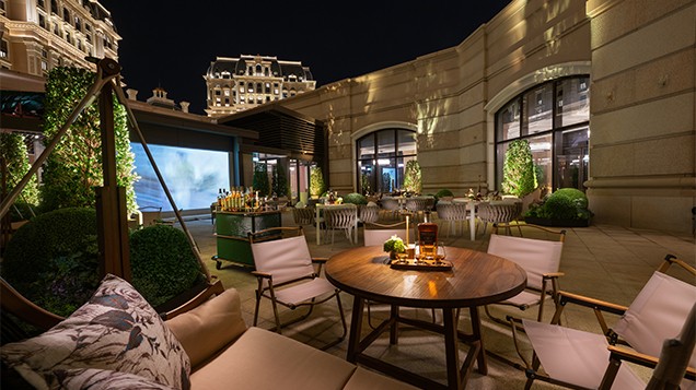 The picture of the outdoor whisky delights event in The Terrace Bar of the GLP Resort Macau.