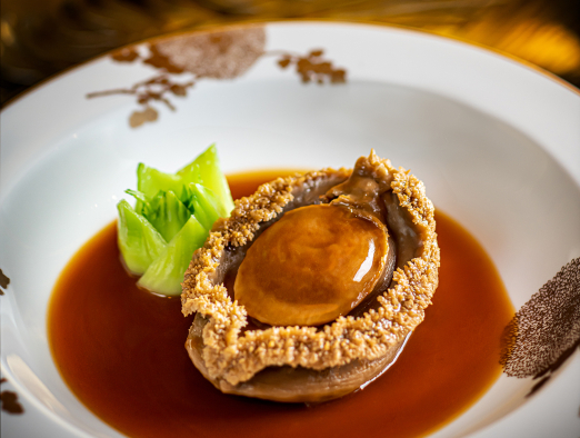  A Premium Aged Abalone braised with Supreme Oyster Sauce